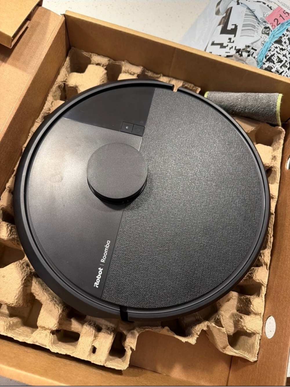 iRobot Roomba 105 Robot Vacuum - Matte Black